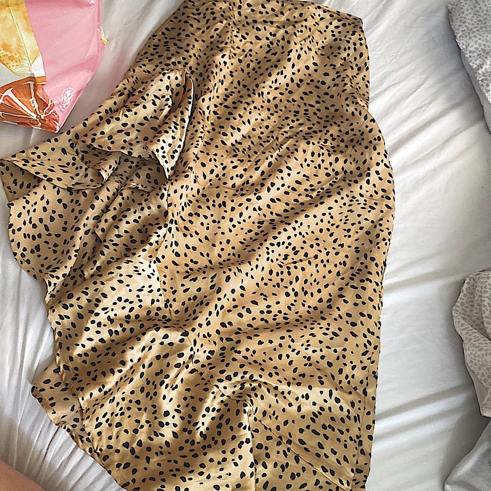 Forever 21 skirt size small. Brand new.